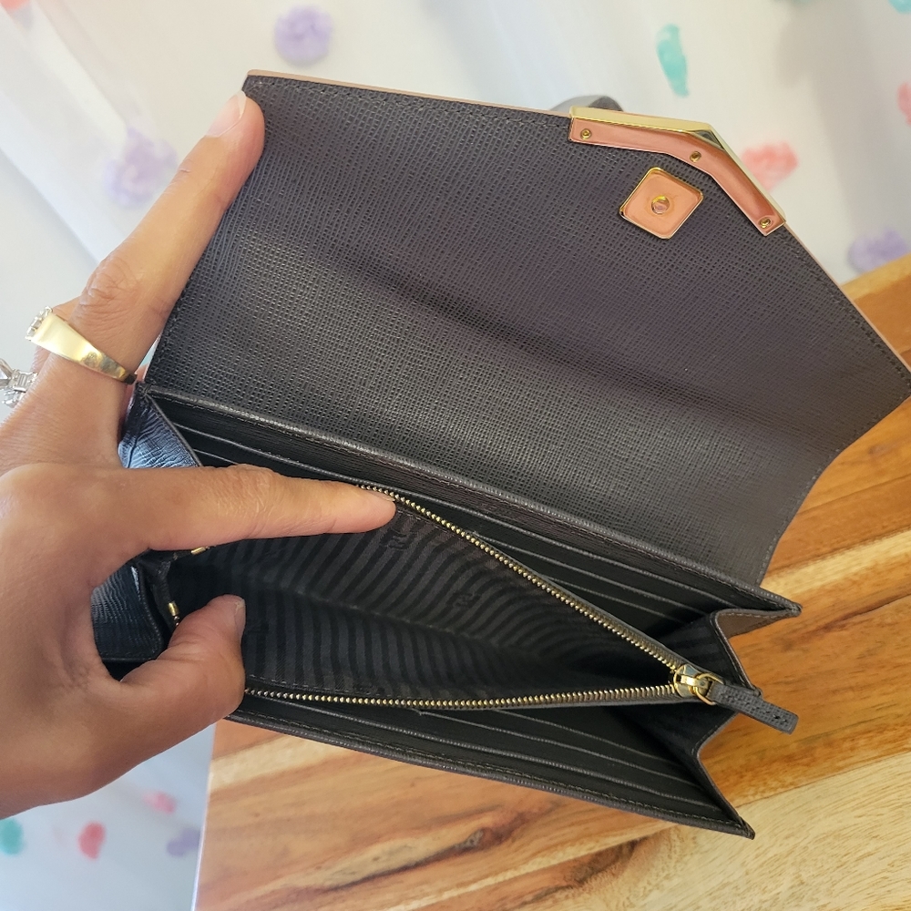 Authentic Fendi Bicolor Bifold Wallet - Picture 8 of 14